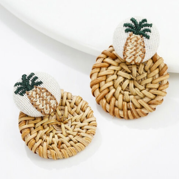 Jewelry - 🐶Pineapple and woven straw earrings